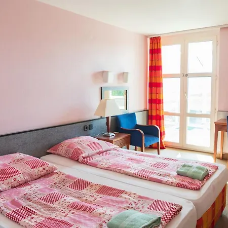 Hotell Negy Evszak Panzio