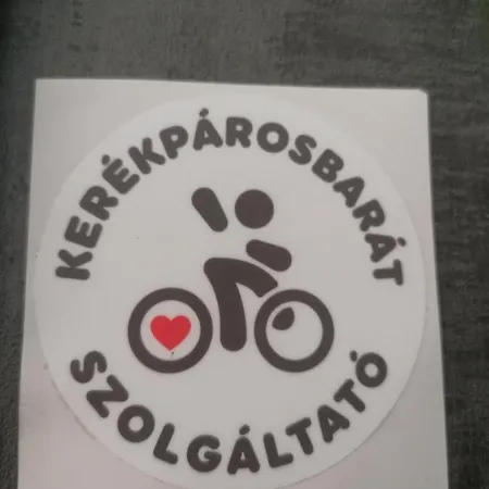 Negy Evszak Panzio Hotell 3*