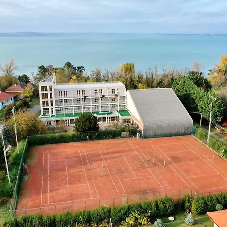 Negy Evszak Panzio Hotel