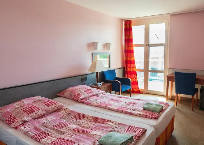 Otel Negy Evszak Panzio