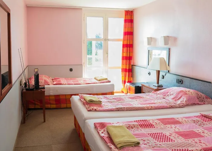 Otel Negy Evszak Panzio